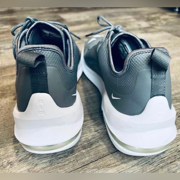 Nike Air Max MENS Size:9.5 usa 💎 - Picture 8 of 13